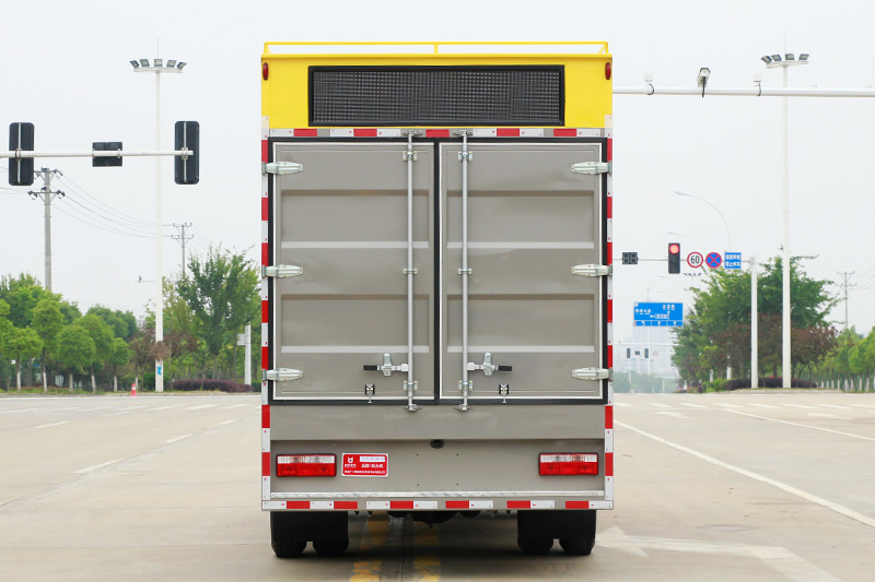 Kailifeng-Dongfeng Daluika Sewage Treatment Truck