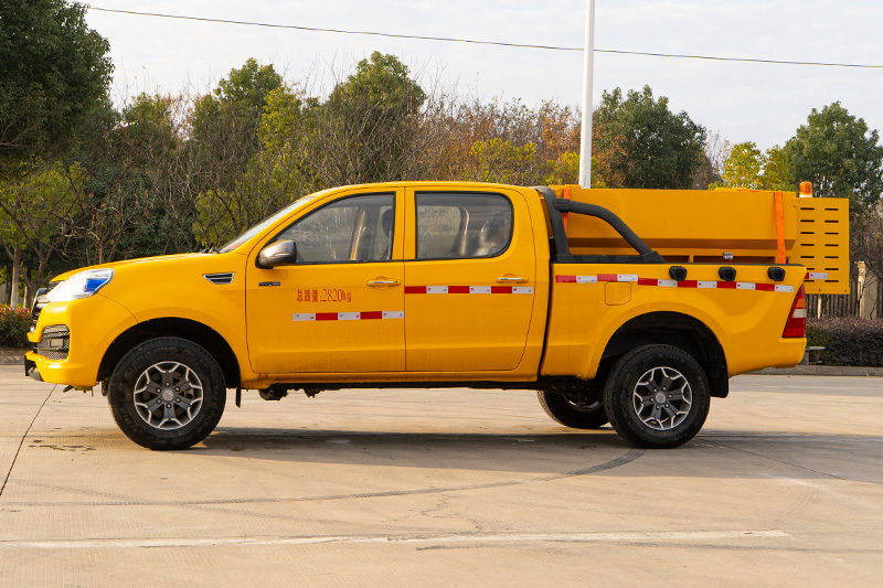 Kailifeng Snow Plow - Pickup Truck, 2.5 cubic meters