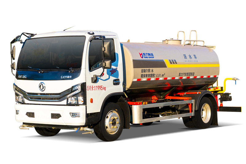 New Dongfeng Daluika Water Sprinkler Truck, 9.3 cubic meters