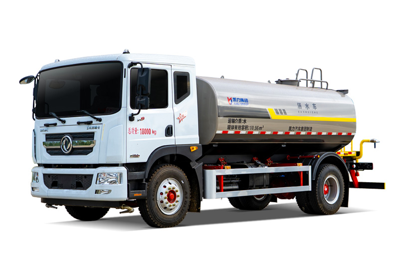 New Dongfeng D9 Water Sprinkler Truck, 13.8 cubic meters